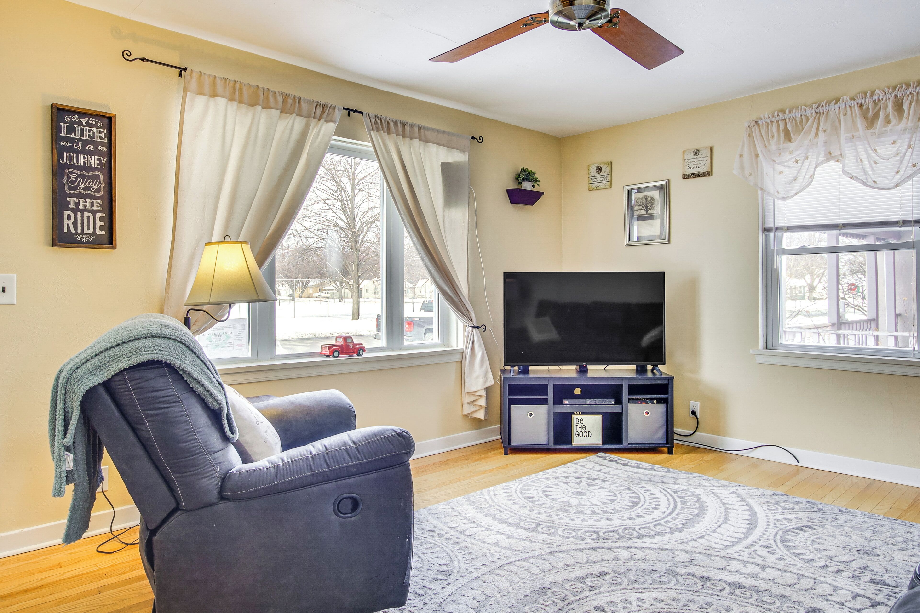 House (2 Bedrooms) | Interior