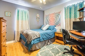 House (2 Bedrooms) | Interior - 1 Mi to Lambeau Field: Residential Home w/ Yard (Green Bay)