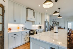 Interior - Spacious Home in Paradise Grove Nolin Lake! (Clarkson)