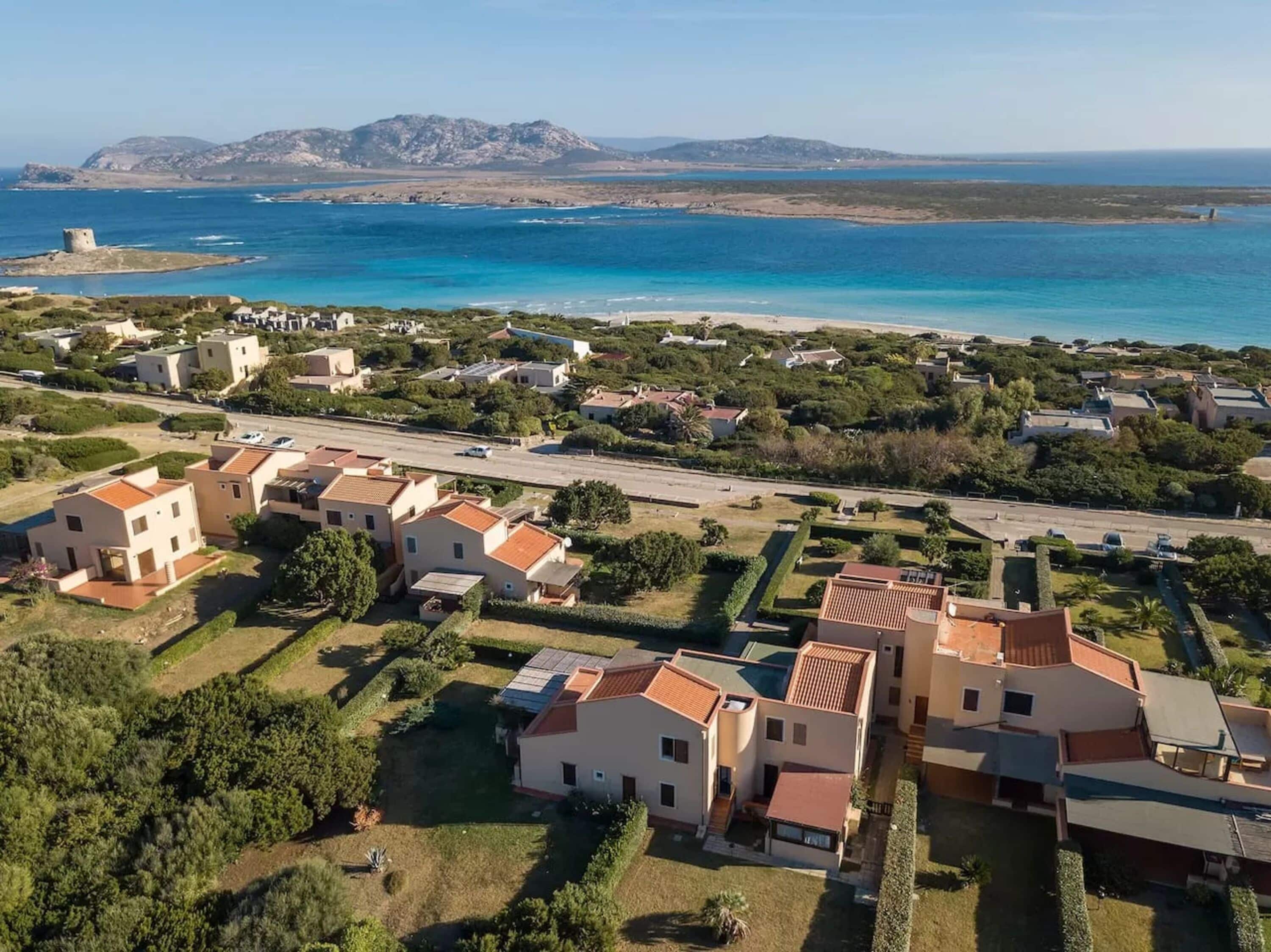 Apartamento, 2 quartos, sacada, vista para o oceano | Fachada