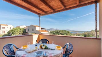 Apartamento, 2 quartos, sacada, vista para o oceano | Sacada