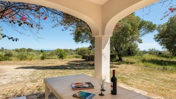 Villa, 2 Bedrooms, Patio, Garden View | Outdoor dining