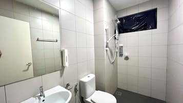 Hårtørrer, håndklæder, Sæbe, Toiletpapir