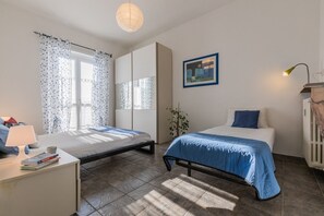 2 slaapkamers, een strijkplank/strijkijzer, gratis wifi, beddengoed