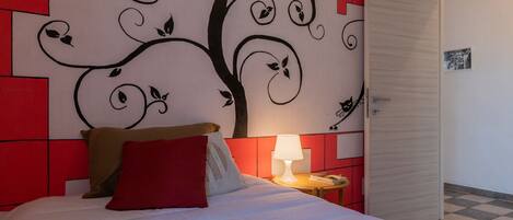 2 makuuhuonetta, silitysrauta/-lauta, ilmainen Wi-Fi, vuodevaatteet