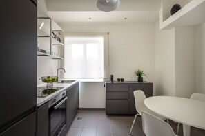 Fridge, oven, dishwasher, coffee/tea maker - Ruggero City View Apartment by Wonderful Italy (Palermo)