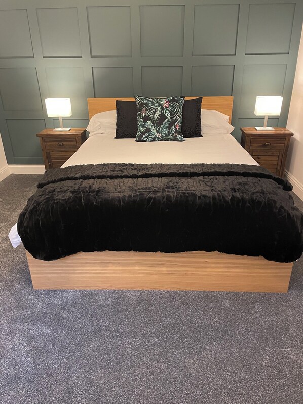 6 chambres, fer et planche à repasser, Wi-Fi, draps fournis