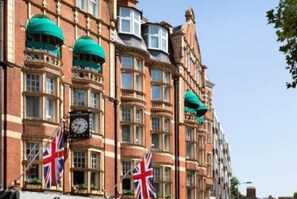 Exterior - Chelsea Edition Studio Apt (London)