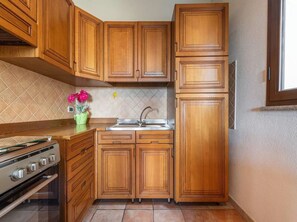 Apartment, 3 Bedrooms, Terrace, Garden View | Interior