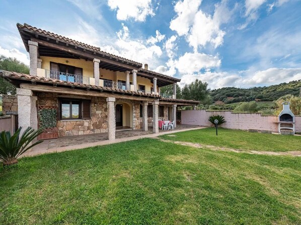 Exterior - Charming Holiday Home Near La Caletta Beaches (Siniscola)