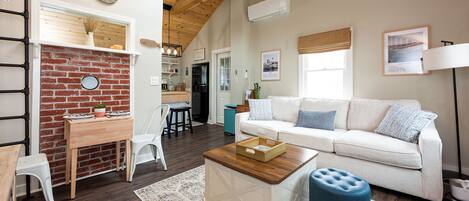 Smart-TV, DVD-Player, Bücher