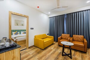 Suite | Living area