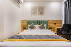 Habitación clásica | Minibar, escritorio, insonorización y wifi gratis 
