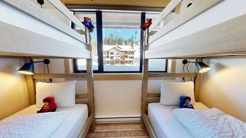 3 多间卧室、办公桌、熨斗/熨衣板、免费 WiFi