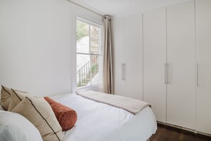 1 多间卧室、熨斗/熨衣板、WiFi、床单