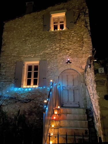 Maison 4 pers., village perché en Drôme Provençale.