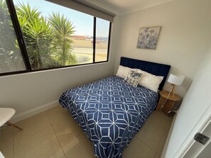 3 Schlafzimmer, Bügeleisen/Bügelbrett