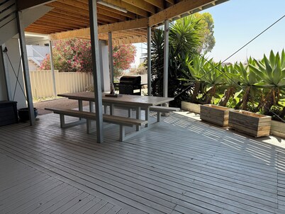 Marine Parade Holiday Unit 1- 3 bedroom downstairs unit - Off Peak Special!