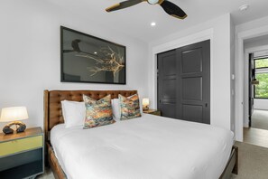 4 bedrooms, desk, free WiFi, bed sheets - Luxury Townhome Near Lifts - A/C & Private Saltwater Hot Tub (Keystone)