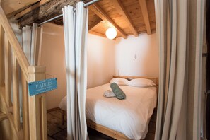 2 quartos, ferros/tábuas de passar roupa, Wi-Fi, roupa de cama