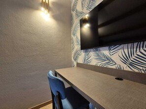 Superior Room | Free minibar, in-room safe, desk, laptop workspace - Il Bivio (Ostellato)