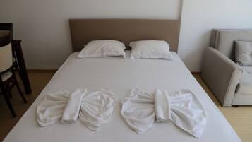 WiFi, bed sheets