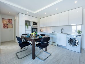 Dining - Apartment Torre Iberius (Armação de Pêra)