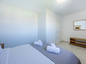 1 chambre, fer et planche Ă repasser, lit parapluie, Wi-Fi