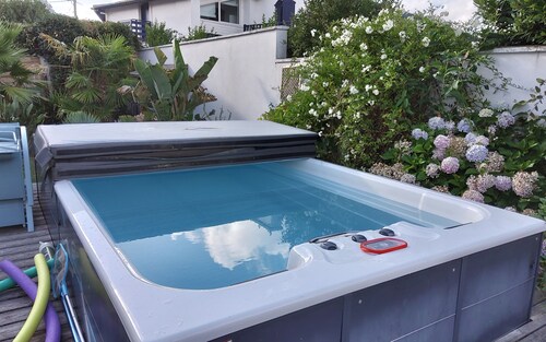 1 or 2 bedrooms, private bathroom & WC for 2 to 4 people, double beds 160