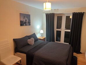 1 chambre, fer et planche à repasser, Wi-Fi gratuit, draps fournis