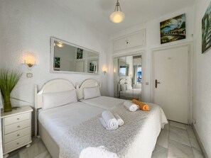 1 bedroom, iron/ironing board, free WiFi, bed sheets - Skol 520C – Cozy apartment with Sea and Pool view (Marbella)