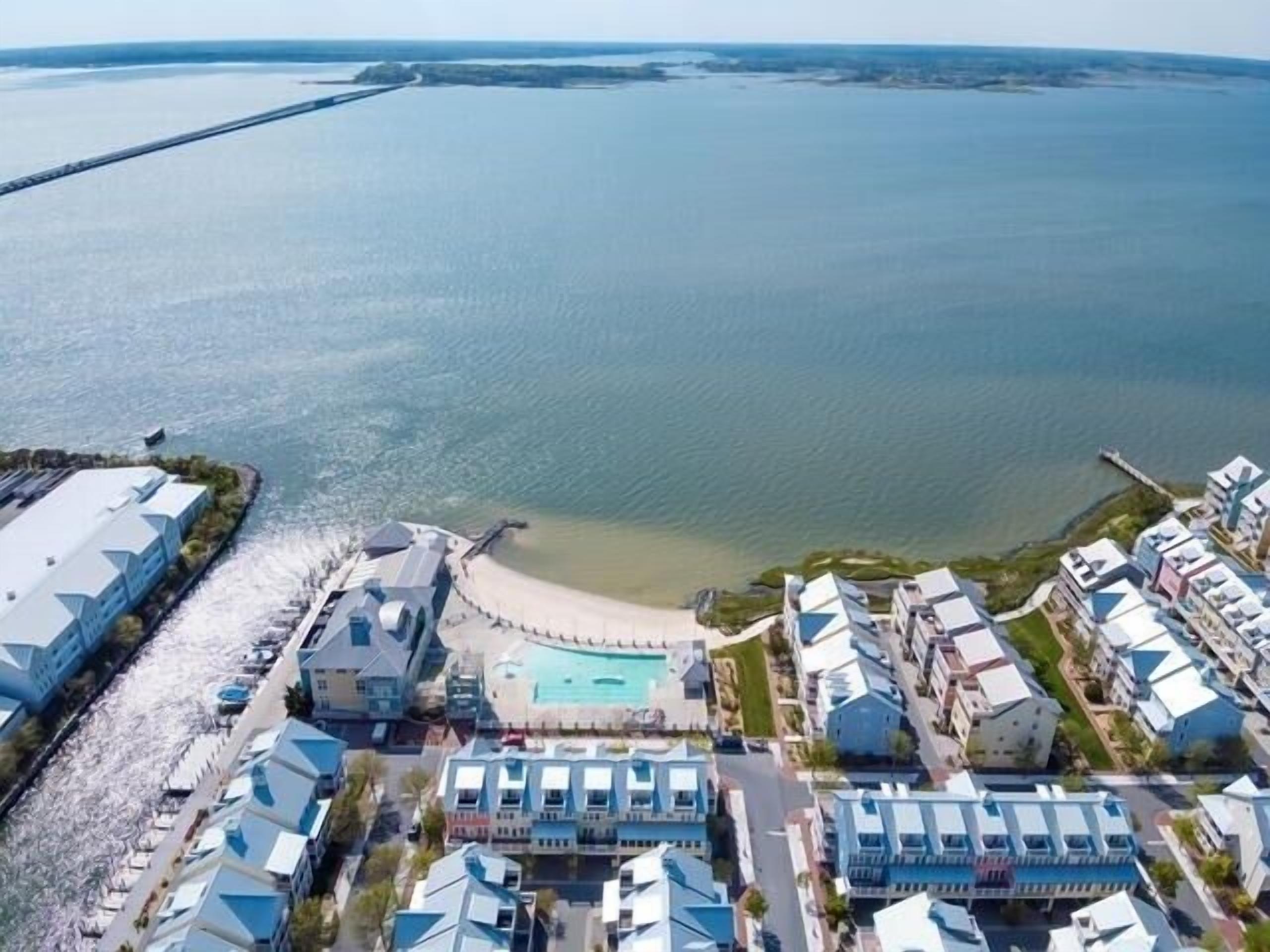 콘도, 침실 3개 | 외관