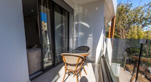 Outdoor dining - Acacia Studio Casablanca 02 (Casablanca)