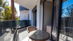 Outdoor dining - Acacia Studio Casablanca 02 (Casablanca)
