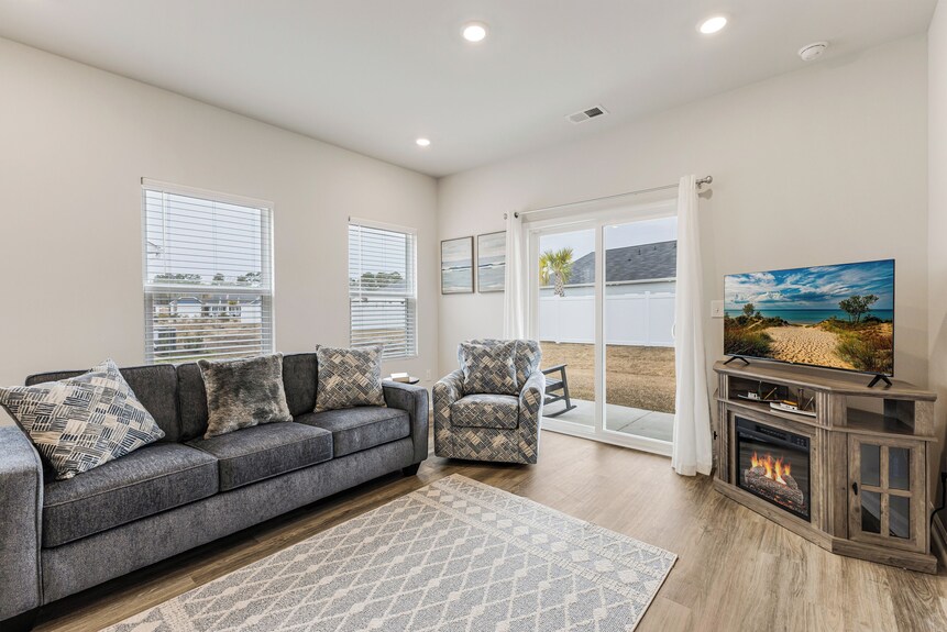 3-bedroom Townhome Close To Golf Courses & Beaches - Pets Welcome, Self-check-in - Sunset Beach, NC
