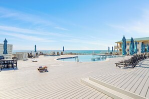 A heated pool - Sawlty Dawg! Gulf Front, Private Beach, Free Beach Srvc & Jaw-dropping Views (Destin)