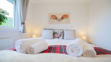 2 bedrooms, iron/ironing board, bed sheets