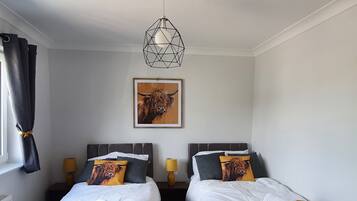 2 bedrooms, iron/ironing board, bed sheets