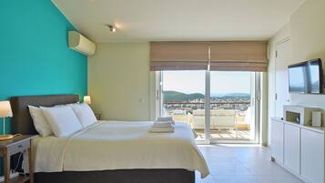 5 bedrooms, in-room safe, desk, iron/ironing board