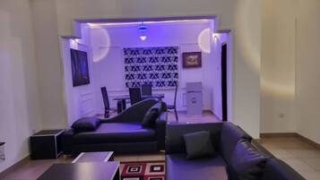 Appartement, 2 chambres, fumeurs, balcon | Salle de séjour