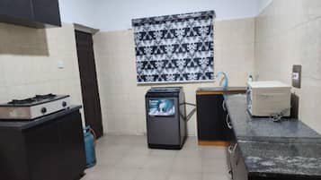 Apartment, 2 Bedrooms, Smoking, Balcony | Private kitchen