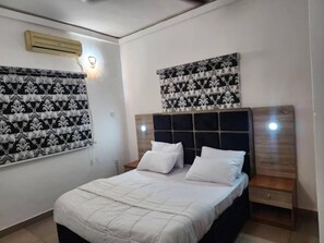 Apartment, 2 Bedrooms, Smoking, Balcony - De Appariement Homes (Owerri)