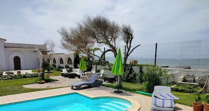 Villa beach access pool