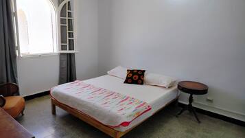 3 Schlafzimmer, BĂŒgeleisen/BĂŒgelbrett, WLAN, BettwĂ€sche