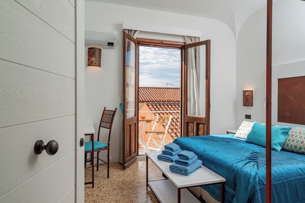 Chambre Confort, plusieurs lits, balcon