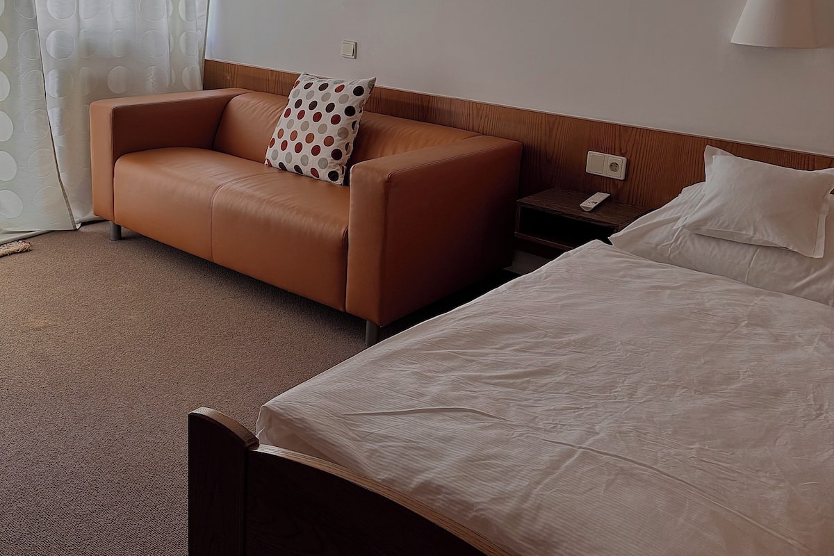 Single Room | Free WiFi
