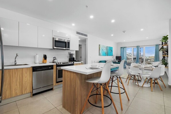 Fridge, microwave, stovetop, toaster - Modern Oceanview Retreat at Downtown Oranjestad (Oranjestad)