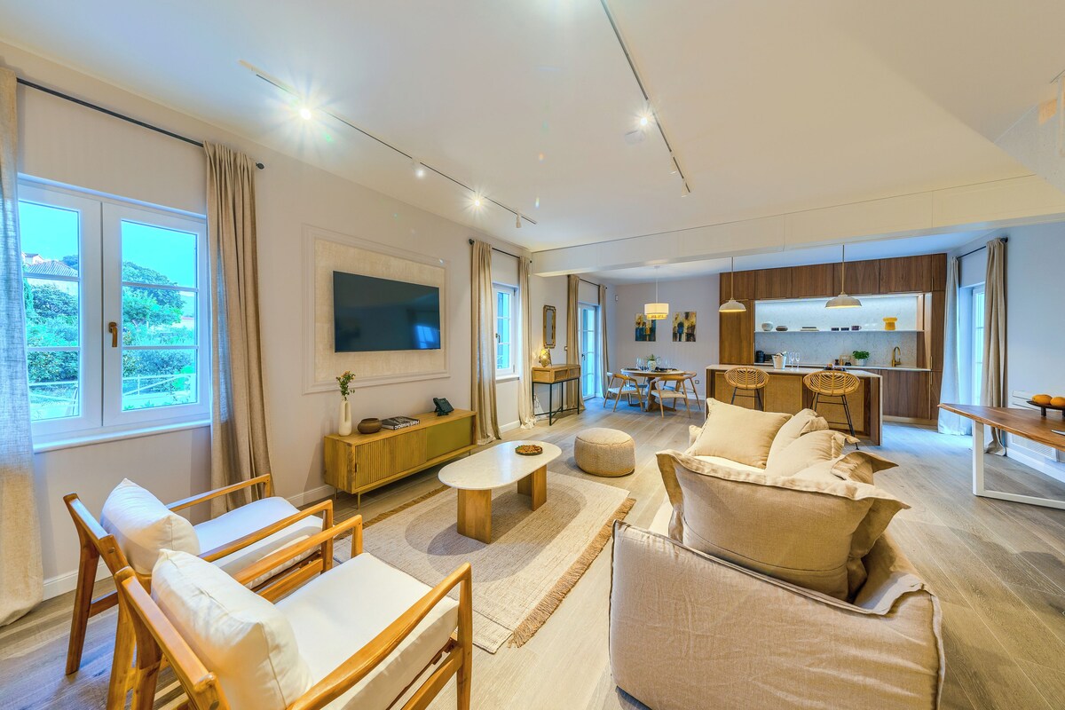 Deluxe Luxury Apartment-Evergreen Oak Sanctuary