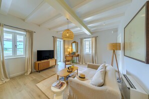 Luxury Suite, Terrace, Pool View | Living area | 48-inch Smart TV with digital channels - Hotel Brattia (Postira)