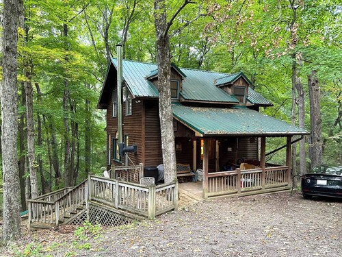 Entire cabin in Lost City, West Virginia